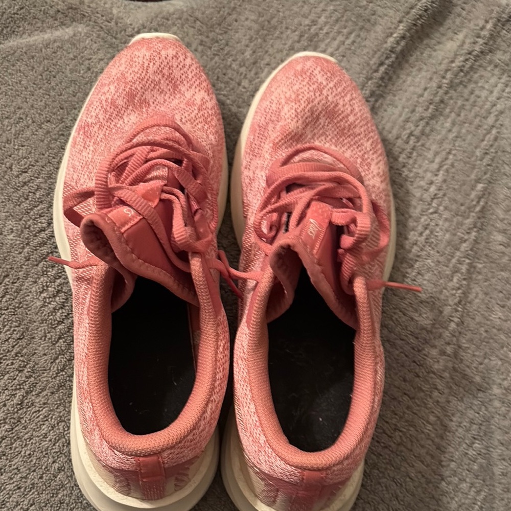 Women's Pink Athletic Shoes